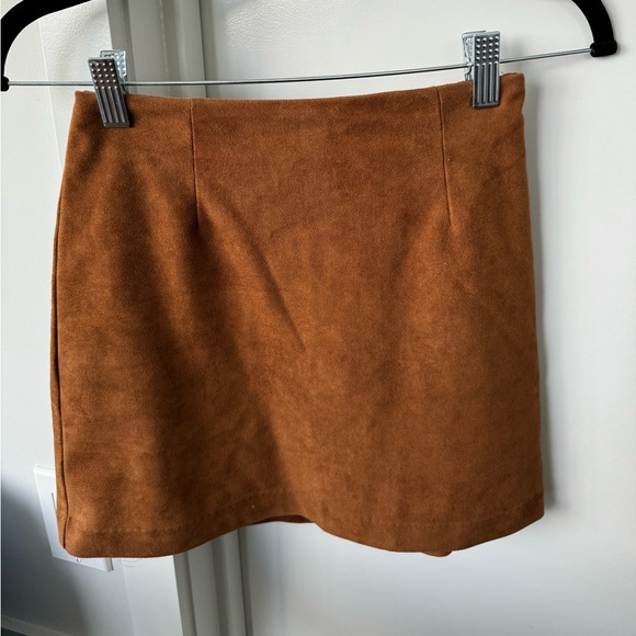 Abercrombie Vegan Suede Mini Skort - Picture 2 of 2